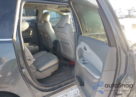 2011 Chevrolet Traverse 2Lt z USA, uszkodzony, nr VIN 1GNKVJED2BJ108085